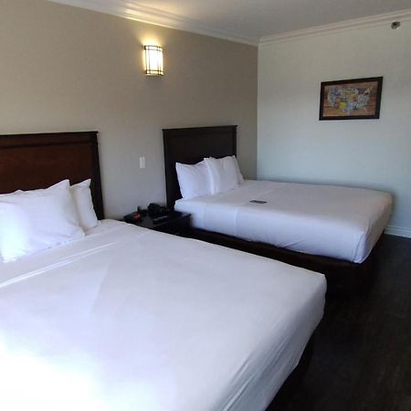เบย์มอนต์ บาย วินด์แฮม ออนแทริโอ Hotel ออนตาริโอ ภายนอก รูปภาพ