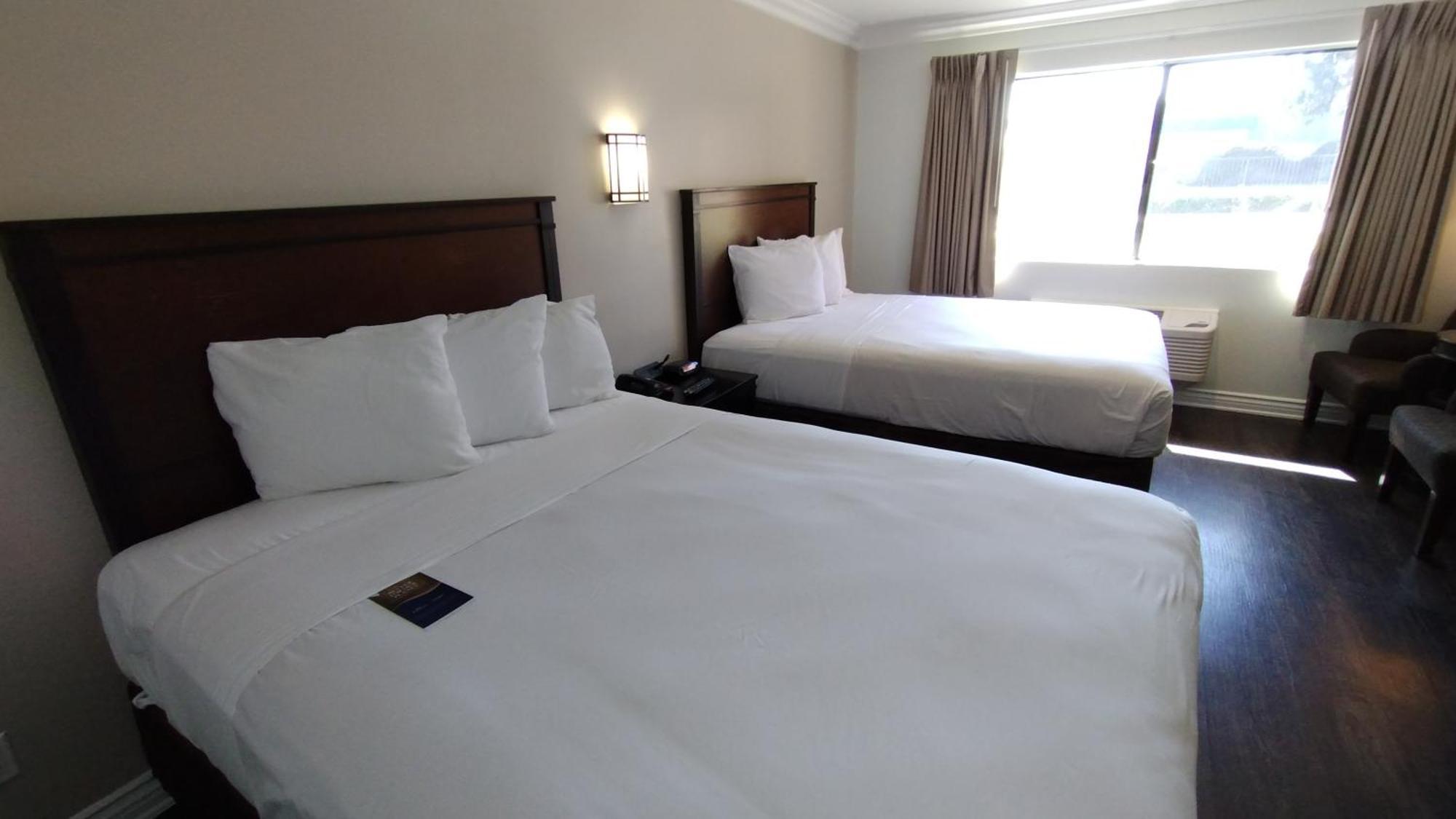 เบย์มอนต์ บาย วินด์แฮม ออนแทริโอ Hotel ออนตาริโอ ภายนอก รูปภาพ